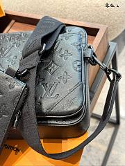 Colestore Louis Vuitton Trio Messenger Monogram Eclipse Black 24 cm - 2