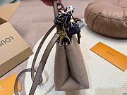 Colestore Louis Vuitton Petit Palais Beige 28*12*21cm - 2