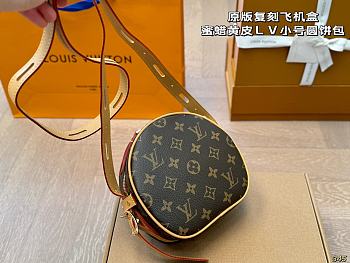 Colestore Louis Vuitton PM/Small Petite Boite Chapeau Souple Monogram 17 x 16 cm
