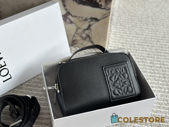 Colestore Loewe Mini crossbody camera bag in satin calfskin Black 18 x 12 cm - 1
