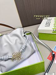 Colestore Loewe Flamenco Bag Ivory 23 x 18 cm - 4