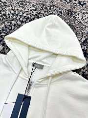 Colestore Dior & KAWS Reunite for Year of the Snake White Zip Up Coat - 3