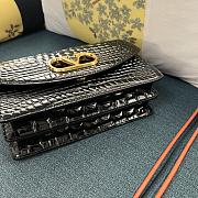 Colestore Valentino Garvani Vain Shoulder Bag In Crocodile Leather Black 24 x 16 x 8 cm - 5