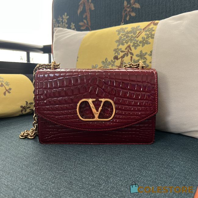 Colestore Valentino Garvani Vain Shoulder Bag In Crocodile Leather Red 24 x 16 x 8 cm - 1