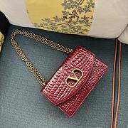 Colestore Valentino Garvani Vain Shoulder Bag In Crocodile Leather Red 24 x 16 x 8 cm - 5