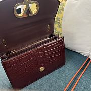Colestore Valentino Garvani Vain Shoulder Bag In Crocodile Leather Dark Rouge 24 x 16 x 8 cm - 3