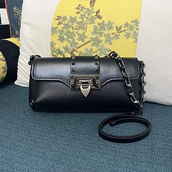 Colestore Valentino Garavani Rockstud leather shoulder bag Black With Silver Hardware 26 x 13 x 7 cm