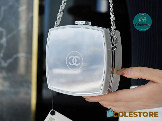Chanel 2021k White Leather Mirror Box Cutch Chain Bag White 10.7×10.7×5.5cm - 1