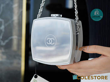 Chanel 2021k White Leather Mirror Box Cutch Chain Bag White 10.7×10.7×5.5cm