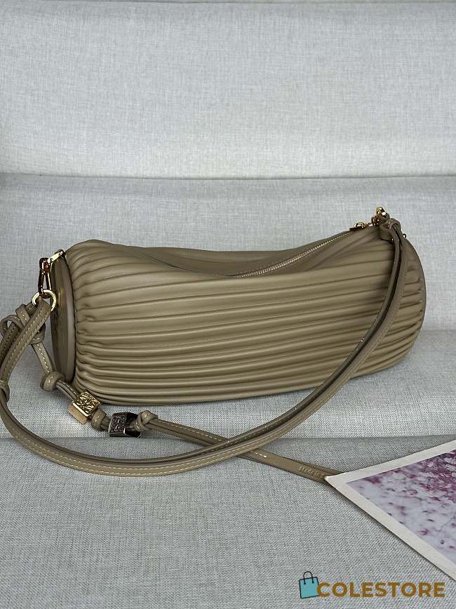 Colestore Loewe Bracelet Pouch in pleated nappa lambskin moss green 25 x 10 x 10 cm - 1