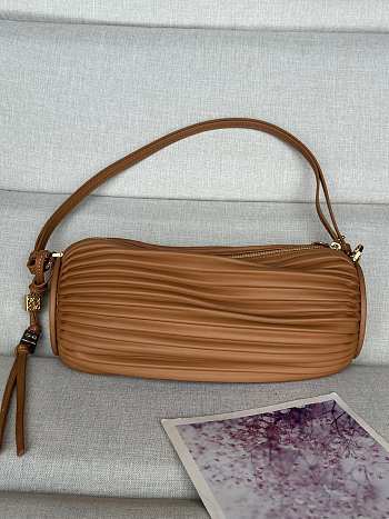 Colestore Loewe Bracelet Pouch in pleated nappa lambskin Warm Desert 25 x 10 x 10 cm
