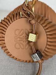 Colestore Loewe Bracelet Pouch in pleated nappa lambskin Warm Desert 25 x 10 x 10 cm - 5