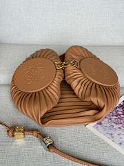 Colestore Loewe Bracelet Pouch in pleated nappa lambskin Warm Desert 25 x 10 x 10 cm - 2