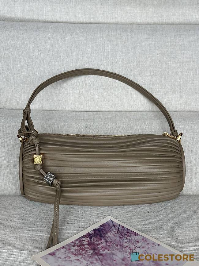 Colestore Loewe Bracelet Pouch in pleated nappa lambskin Grey 25 x 10 x 10 cm - 1