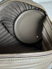 Colestore Loewe Bracelet Pouch in pleated nappa lambskin Grey 25 x 10 x 10 cm - 4