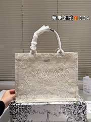 Colestore Dior Book Tote Latte Dior Cabinet de la Mer Embroidery 36 cm - 2