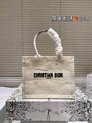 Colestore Dior Book Tote Latte Dior Cabinet de la Mer Embroidery 26 cm - 1