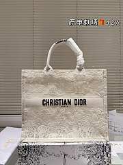 Colestore Dior Book Tote Latte Dior Cabinet de la Mer Embroidery 42 cm  - 1