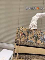 Colestore Dior Book Tote Beige Raffia Embroidered with Multicolor Dior Cabinet de Curiosités Motif 36 cm - 3