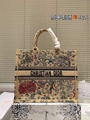 Colestore Dior Book Tote Beige Raffia Embroidered with Multicolor Dior Cabinet de Curiosités Motif 42cm - 1