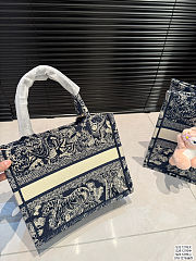 Colestore Dior Book Tote Blue and Ecru Toile de Jouy Reverse Embroidery 42cm - 3