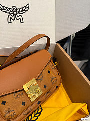 Colestore MCM Tracy Crossbody in Visetos 23 x 15 cm - 3