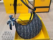 Colestore Fendi Small Fendigraphy Jacquard FF Sshoulder Bag 28 x 16 cm - 2