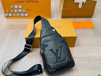 Colestore Louis Vuitton Avenue Slingbag PM Monogram Eclipse Black Style 2 16 x 27 cm