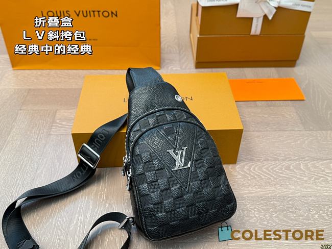 Colestore Louis Vuitton Avenue Slingbag PM Monogram Eclipse Black Style 4 16 x 27 cm - 1