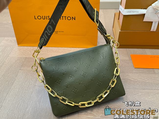 Colestore Louis Vuitton Coussin Green Moss 26 x 20 cm - 1