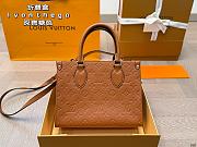 Colestore Louis Vuitton OnTheGo Brown 25 x 19 cm - 1