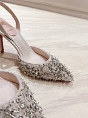 Colestore Christian Louboutin Queenissima Embellished Sole-Lyst 85mm Slingback Pumps White - 4