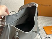 Colestore LOUIS VUITTON Carryall Vibe MM All Grey 42x30cm - 6