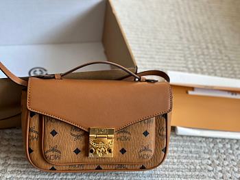 Colestore MCM New Tracy shoulder bag Brown 20 cm