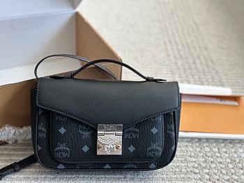 Colestore MCM New Tracy shoulder bag Black 20 cm