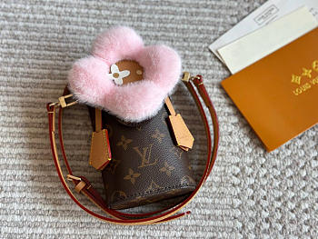Colestore Louis Vuitton Vivienne Phone Pouch Azur Frost Pink 15 10cm 