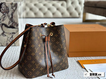 Colestore Louis Vuitton Néonoé MM Monogram Brown 26 cm