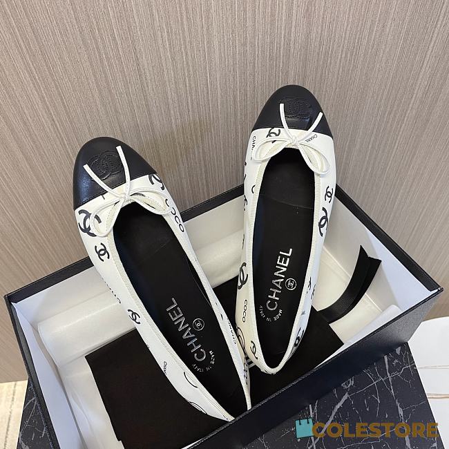 Colestore Chanel Ballet Flats CC Logo White And Black - 1