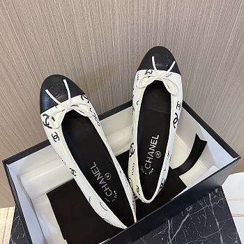 Colestore Chanel Ballet Flats CC Logo White And Black