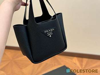 Colestore Prada Black 18 x 15 cm