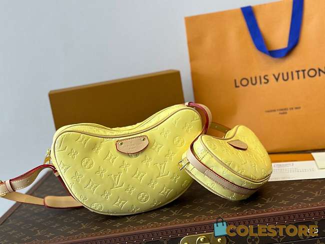 Colestore Louis Vuitton Croissant PM Chic And Yellow Monogram Vernis Embossed Cowhide Leather 25 x 15 cm - 1