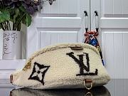 Colestore Louis Vuitton Bumbag Monogram Teddy Fleece 37x14x13cm - 3