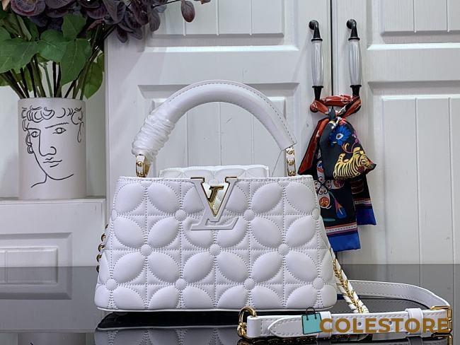 Colestore Louis Vuitton Capucines East-West Mini White 22x12x8cm - 1