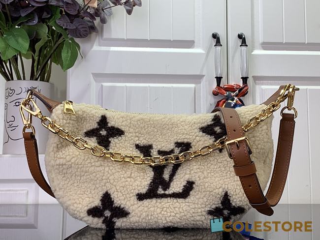 Colestore Louis Vuitton Over The Moon Monogram Giant Teddy Fleece 27.5x16x7cm - 1