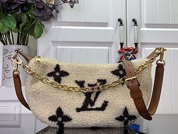 Colestore Louis Vuitton Over The Moon Monogram Giant Teddy Fleece 27.5x16x7cm