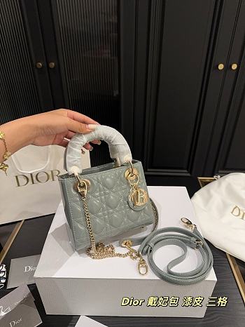 Colestore Dior Lady Dior Mini Bag In Shiny Leather Light Grey 23.20 cm