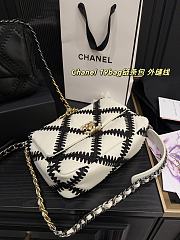 Colestore Chanel 19 White And Black 26.16 cm - 6