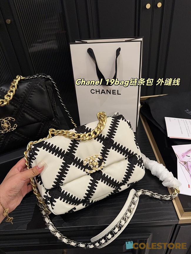 Colestore Chanel 19 White And Black 26.16 cm - 1