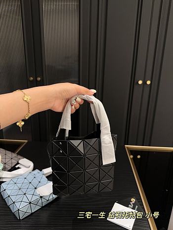 Colestore BAO BAO ISSEY MIYAKE Black 16 x 15 cm