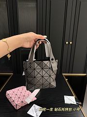 Colestore BAO BAO ISSEY MIYAKE Grey 16 x 15 cm - 1